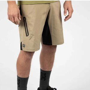 ZOIC Ether Shorts Cycling/Bicycle Shorts in Tan Men’s XL Performance *No Liner*